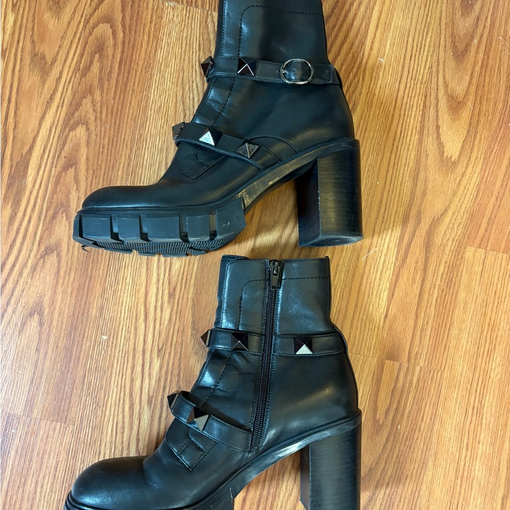 Vaneli Davy tall ankle boot 👢 moto 🏍️ studded - Picture 8 of 12